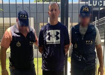 contrabandista de armmas, comerciante de armas, negociante de armas