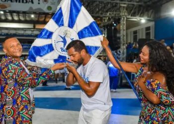 escola de samba, azul e branco, Deusa da Passarela, Rás Gonguila