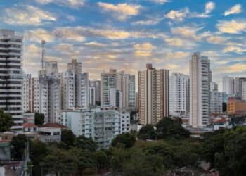 atraso no pagamento, falta de pagamento, dívidas pendentes