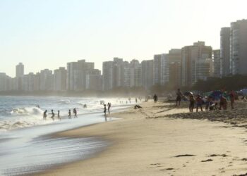 viagem internacional, turismo no exterior, visitantes estrangeiros