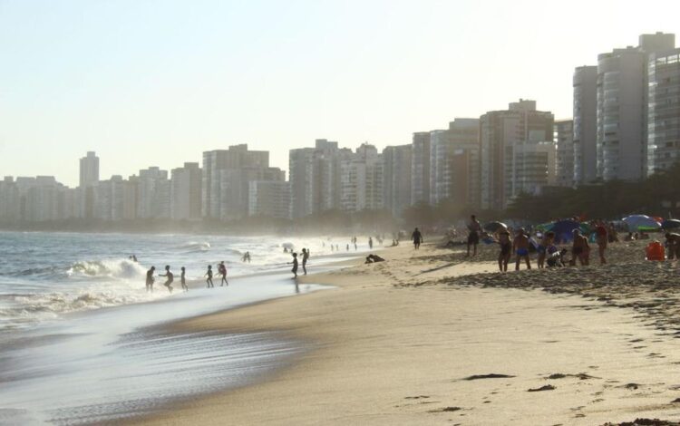 viagem internacional, turismo no exterior, visitantes estrangeiros