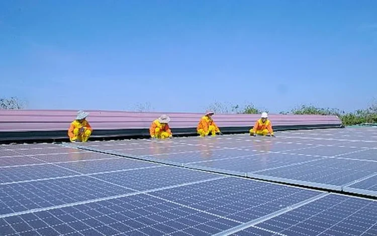 sistemas domésticos de energia solar, sistemas de captação de energia solar, placas fotovoltaicas