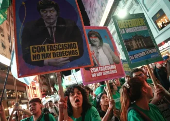 manifestação contra cortes na educação, protesto contra cortes na educação