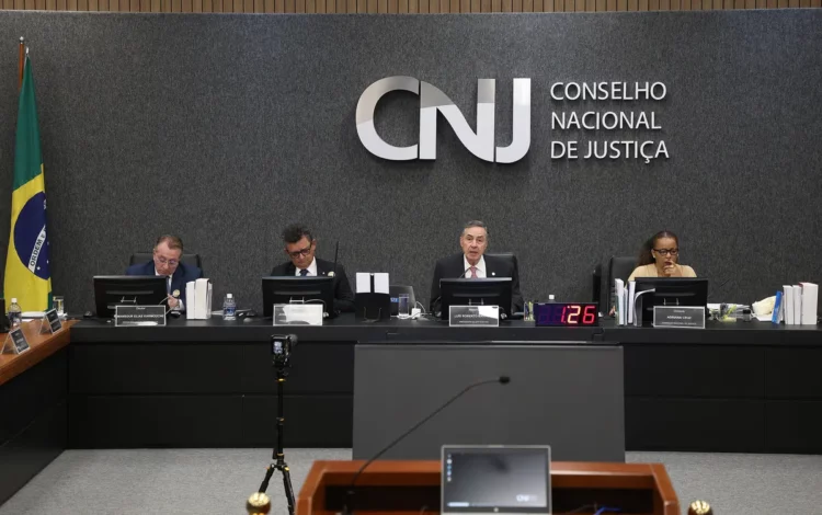 pena, castigo, sanção;