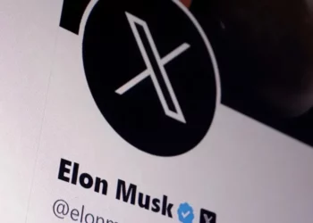 CEO, Tesla, bilionário;