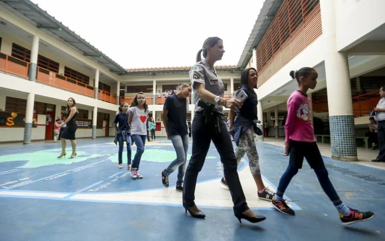 escolas militares civicas.