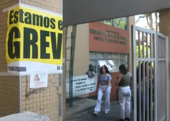 greve, paralisação, paralisações;