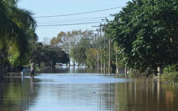 alagamento, cheia, encharcamento, encher, inundar, inundação, inundação fluvial, povoado, submerso