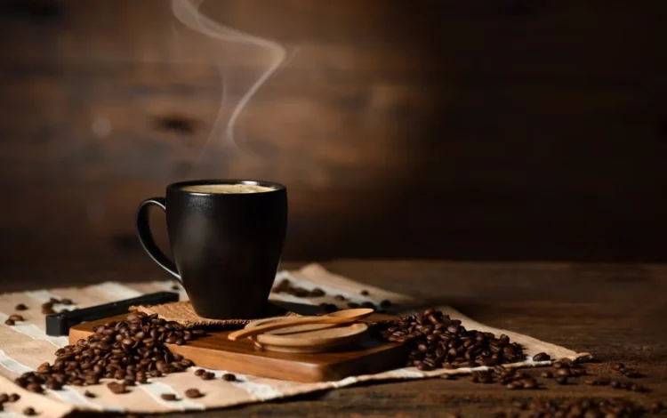 cafeína, xilamina, 1,3,7-trimetilxantina;
