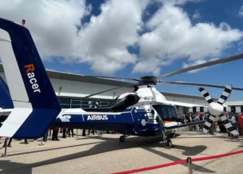veículo, meio-avião, meio-helicóptero;