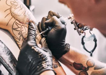tatuagem, tinta, agulha;