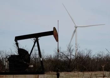 empresa de óleo e gás, petroleira;