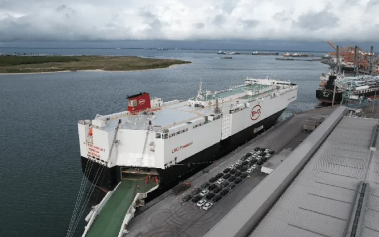 super-navio, porta-carros;