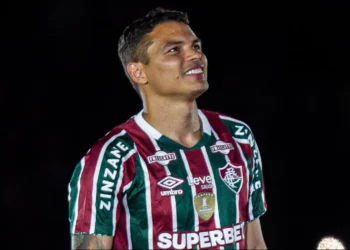 jogador, zagueiro;