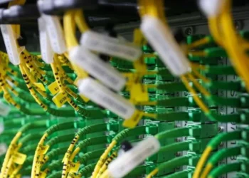 centros de dados, centros de armazenamento, instalações de tecnologia de informação;