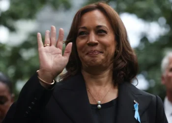 vice-presidente, EUA, candidata, presidencial, formada (em Direito e Ciências Políticas), procuradora (de São Francisco e Calhanöria), senadora (de Califórnia);