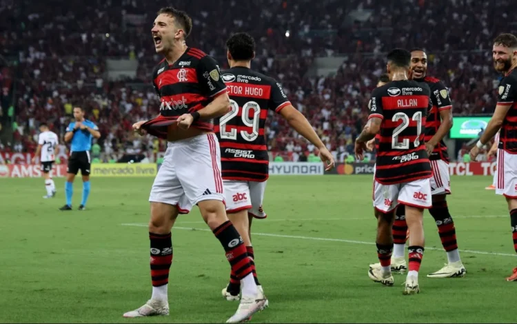 jogador titular, zagueiro, volante, Flamengo;