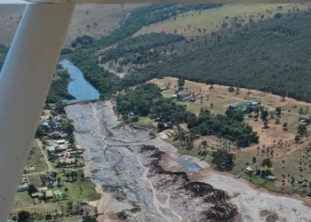 quebra, de barragem;